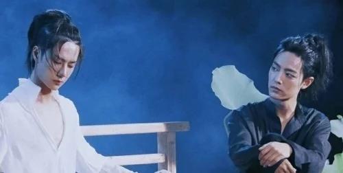 王一博肖战参加快本的视频,肖战王一博青春芒果夜