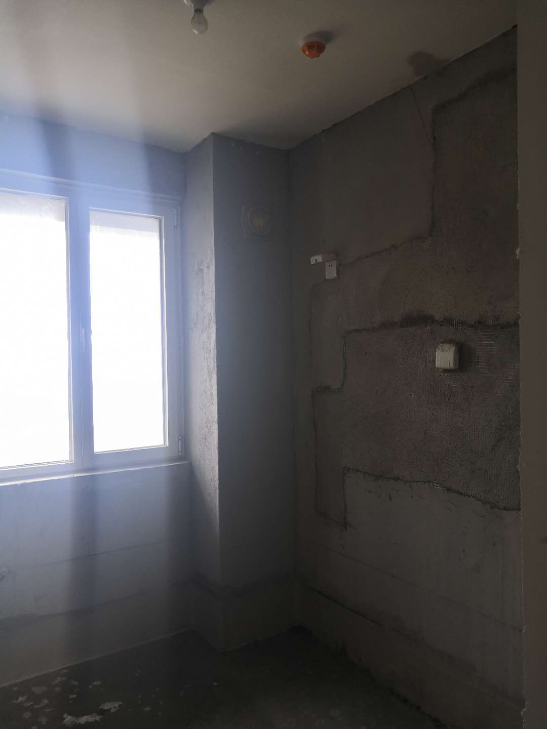 新房空鼓超过80,新房墙面空鼓不处理后期什么影响