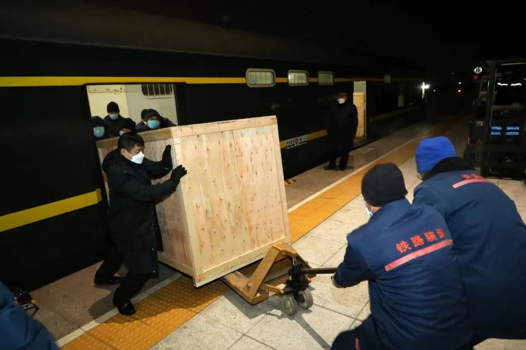 战疫情保春运铁路警察在行动,抗击疫情守护平安摄影征稿