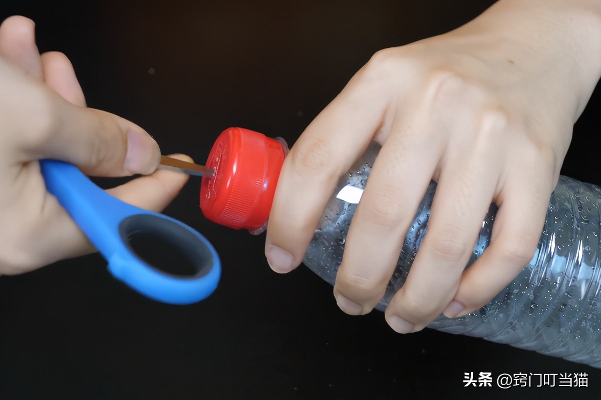 教你做自动浇花器出门旅行不用愁,长期不在家自动滴水浇花器自制