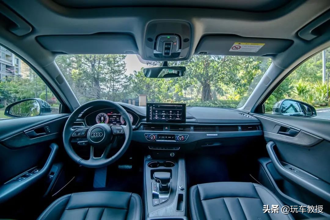 奥迪a445tfsiquattro臻选动感型,9代半的20款奥迪a4