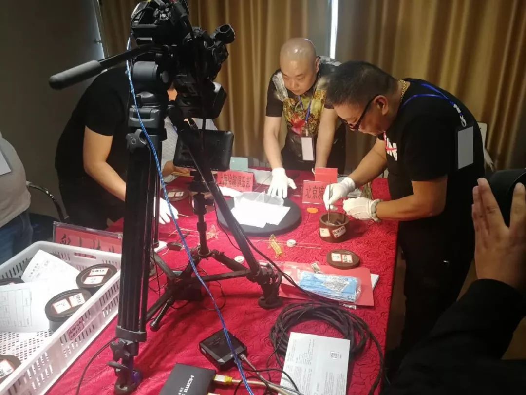 斗蛐蛐到底有多大魅力，让一代明君甘愿背上昏君罪名？