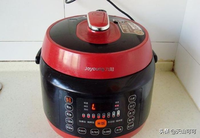 高压锅与电压力锅哪个更实用,电压力锅跟电饭锅哪个好用