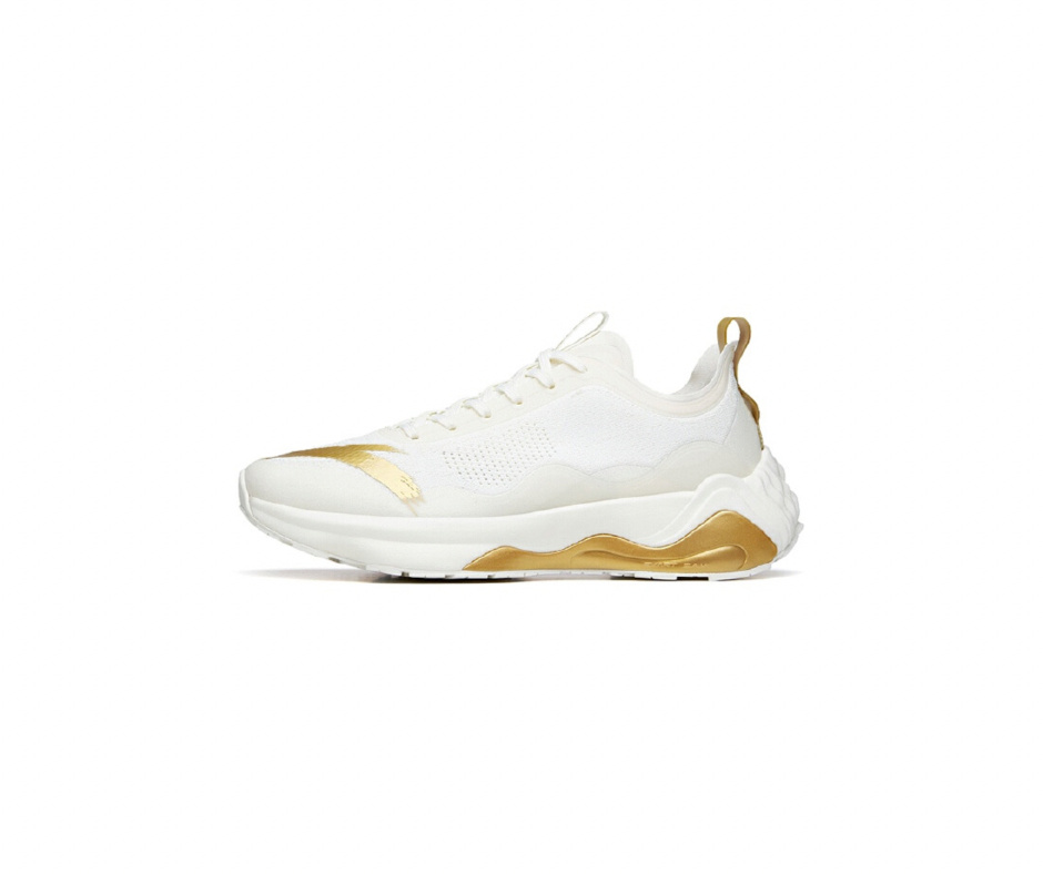 安踏颁奖服国旗版,安踏星标系列奥运领奖鞋