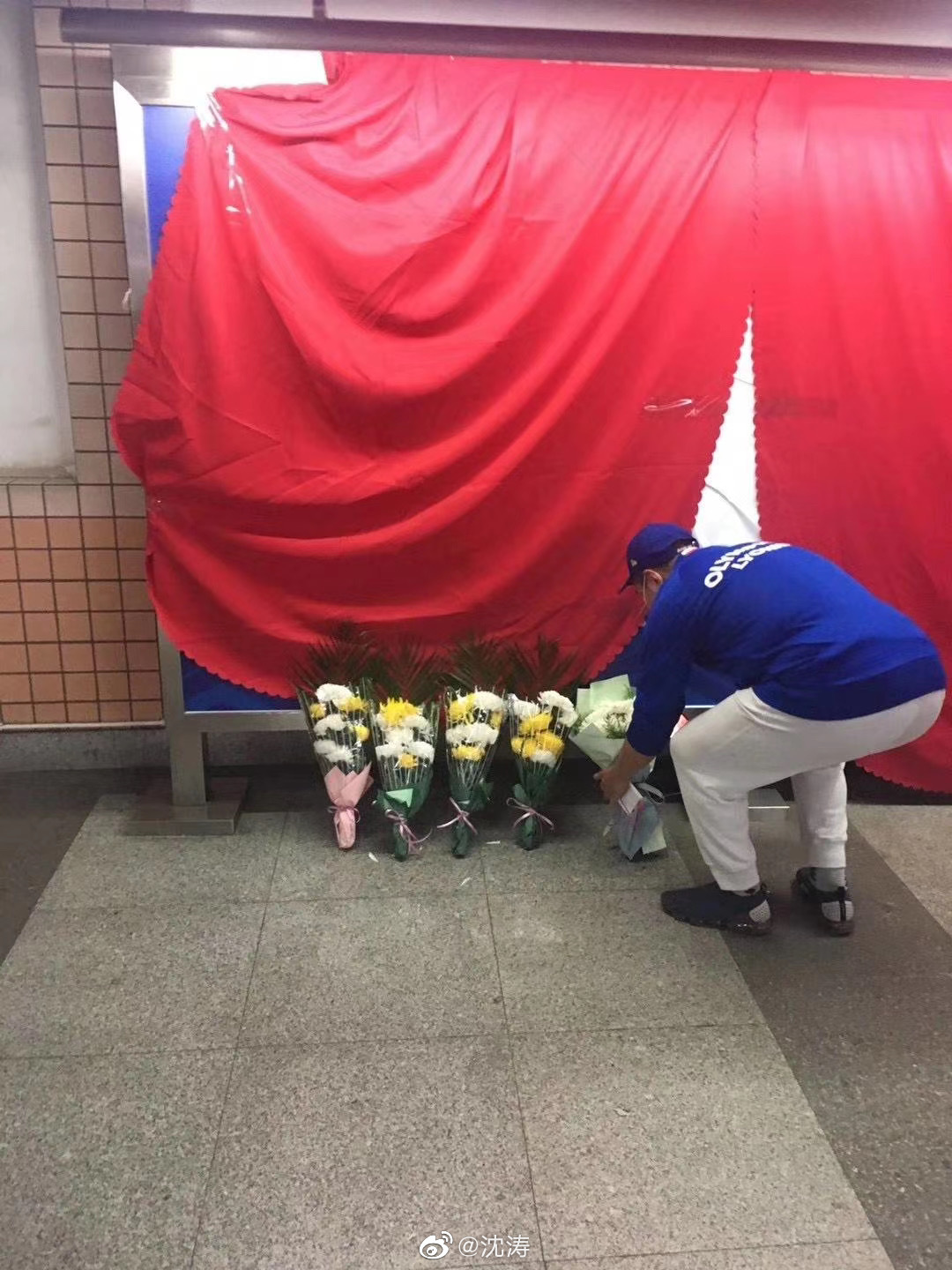 苏宁虹口足球场夺冠,虹口足球场苏宁夺冠海报