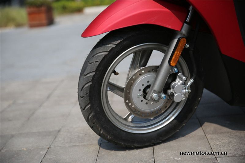 雅马哈和铃木的uu125踏板哪个好,125踏板雅马哈和豪爵怎么选