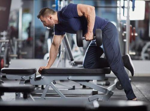 用一对哑铃如何练肩,用一对哑铃怎么练弹跳