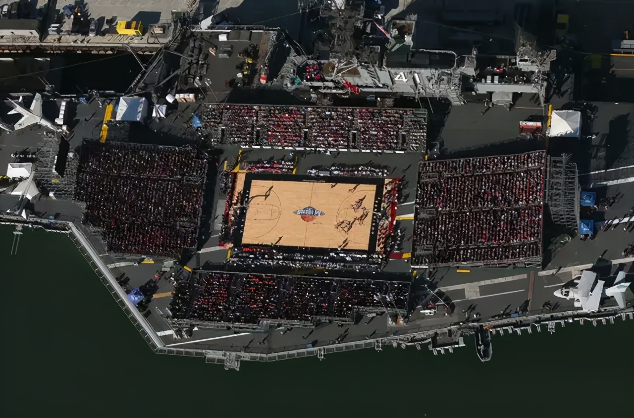 航母需要护卫舰和驱逐舰组成吗,航母一定要双液压吗