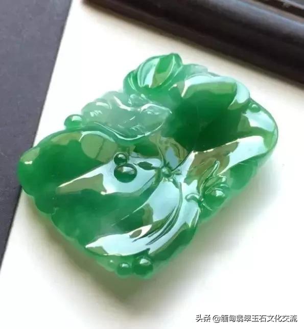 翡翠雕刻房子造型寓意,翡翠雕刻蚂蚁和虫子寓意