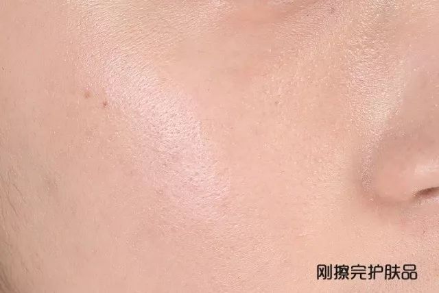 同样都是素颜谁的更好看,为什么男的说喜欢你素颜