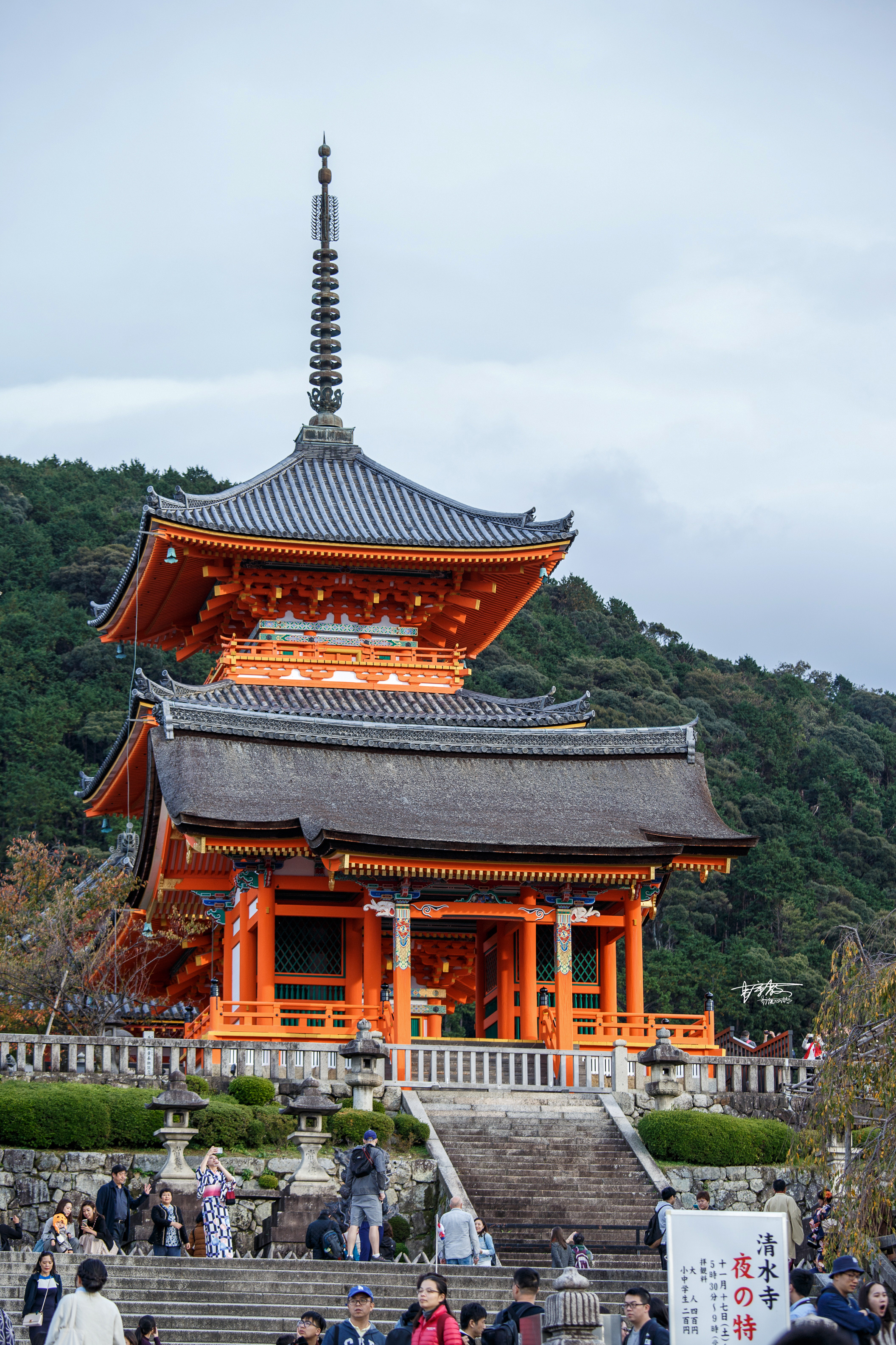 八坂神社和清水寺有何不同,伏见稻田清水寺八坂神社