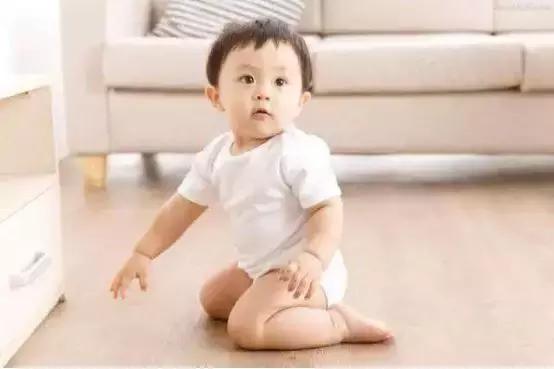 小孩腿长短不一造成原因,孩子长短腿是什么原因引起的