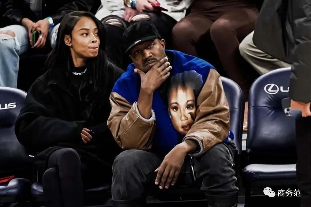 侃爷卡戴珊离婚后合体,卡戴珊什么时候跟侃爷闹分手的