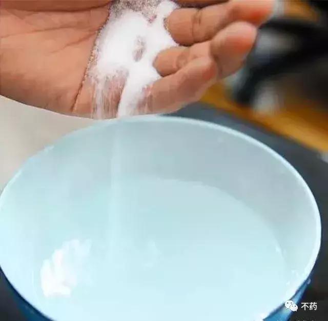 为啥我的蜜蜡是白的,我的蜜蜡为什么不是松香味