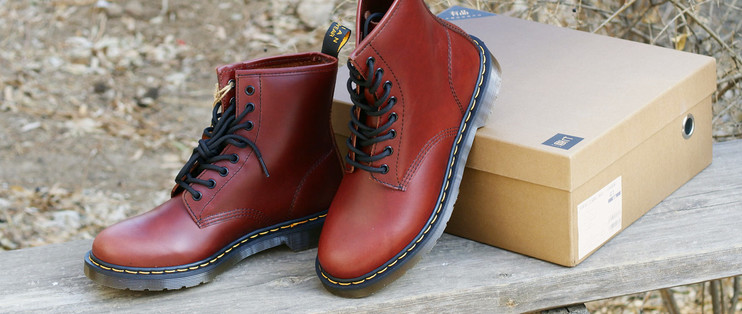 冬季马丁靴酷帅穿搭,新款口袋马丁靴简单大气舒适百搭