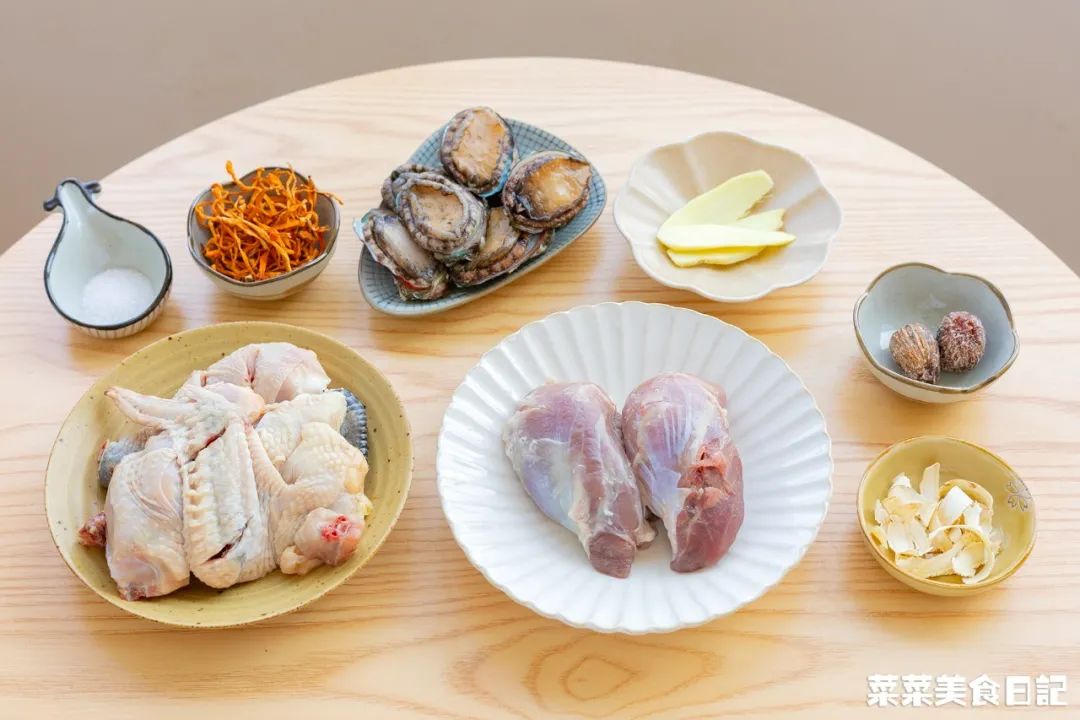 这一碗又润又美，电饭煲一键搞定！比敷面膜还管用