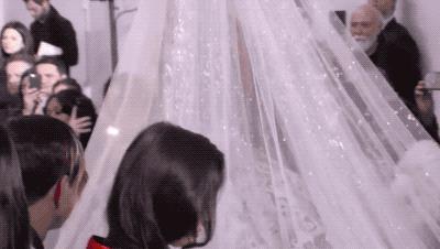 刘亦菲走红毯穿的礼服 (刘亦菲结婚了吗2017)