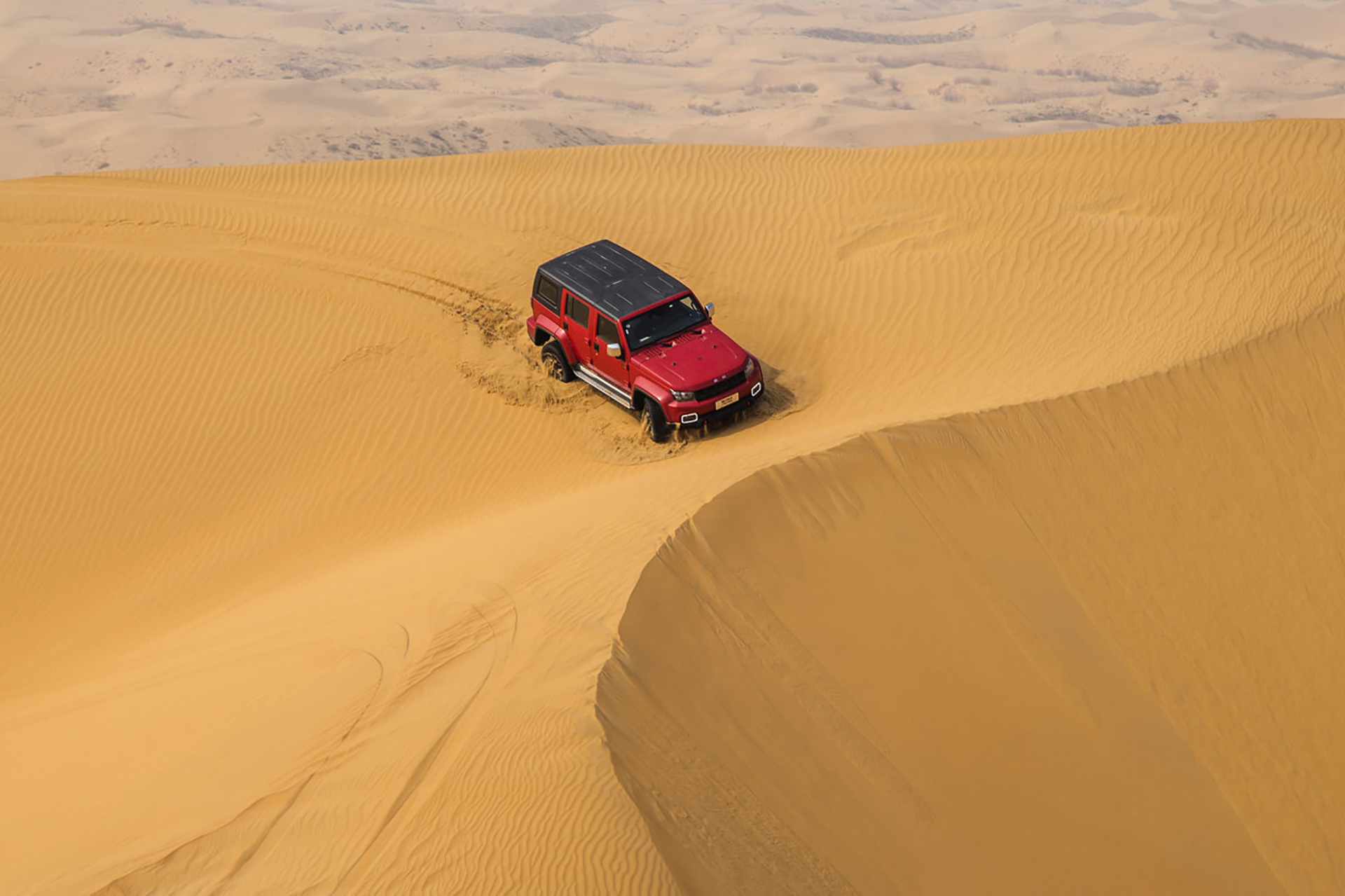 北汽bj40和坦克300牧马人怎么选,新款北汽bj40和坦克300空间对比