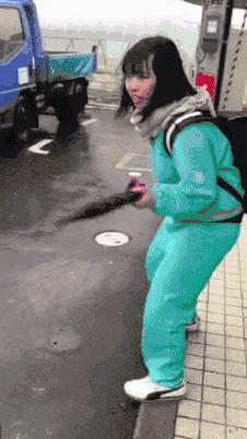 都在赚外国玩家的钱，腾讯和网易的游戏谁更火？