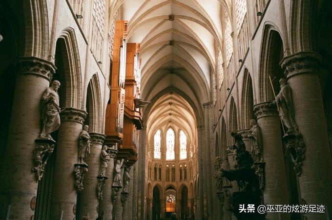 琚獕涓烘娲查閮界殑甯冮瞾濉炲皵 (娆ф床棣栭兘甯冮瞾濉炲皵)