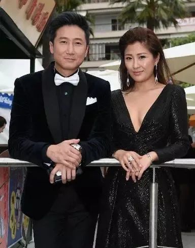 郭晶晶和婆婆朱玲玲罕见同框,香港港姐郭晶晶