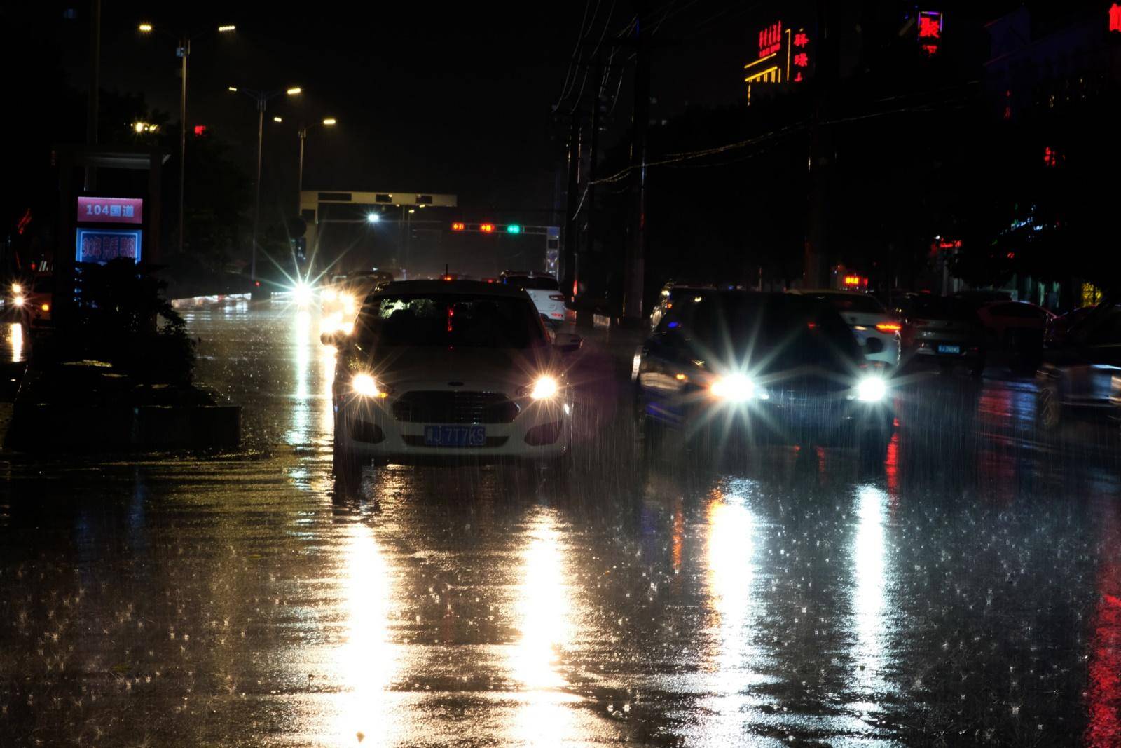 七工匠25mm镜头值不值得买,七工匠35mm1.7镜头值不值得买