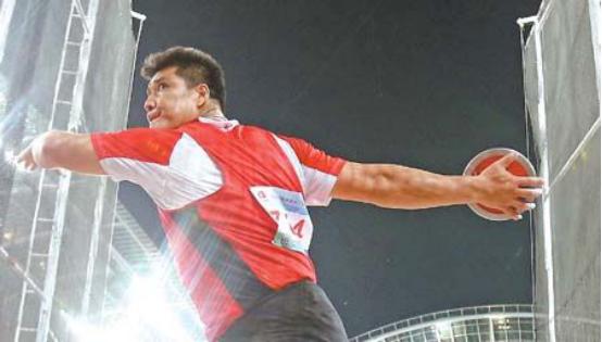 【我是*产党共**员我在体育一线】努尔买买提：铁饼柔情真男儿