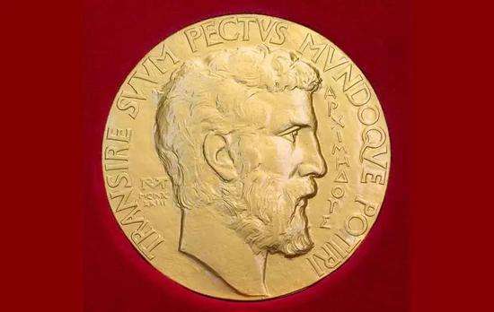 玻尔:丹麦国脚踢进奥运会斩获银牌,跨界当数学家还是菲尔兹主席