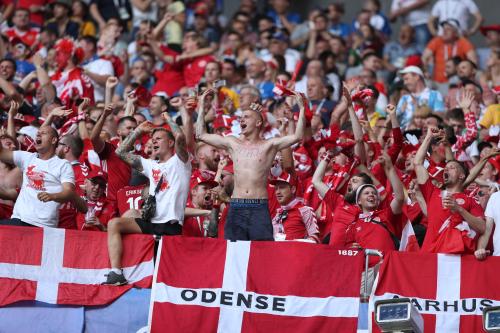 我们为什么喜欢足球这项运动,我们为什么喜欢足球高清