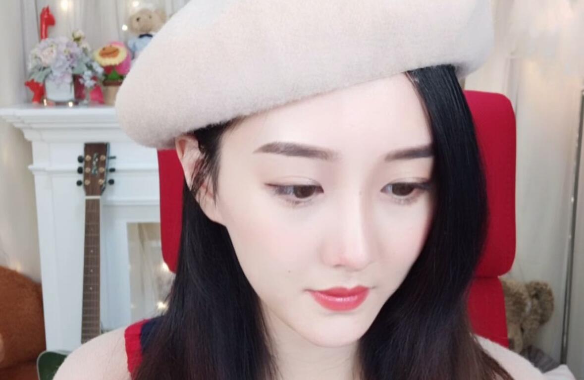 前斗鱼颜值一姐重新回归直播,斗鱼颜值区女主复播引十大神豪