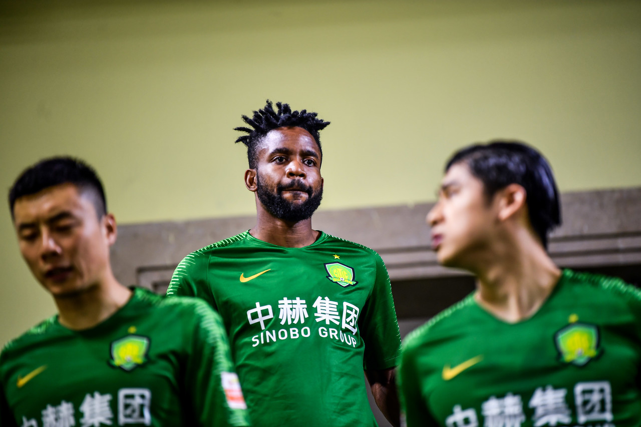 足球球员伤情,足球球员受伤继续坚持