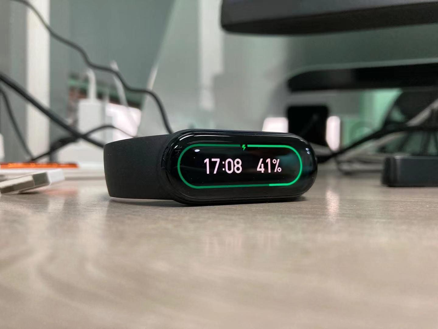 小米手环6和华为手环6pro哪个好,小米手环6测评有什么功能