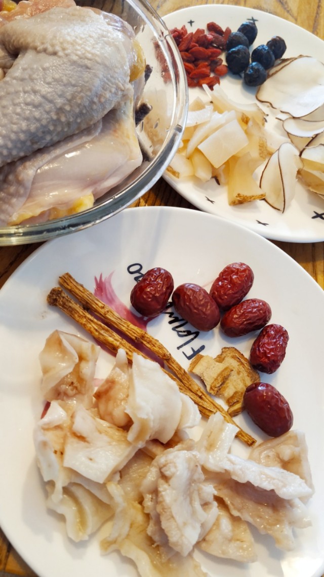 十全大补汤对女生的好处,养生十全大补汤