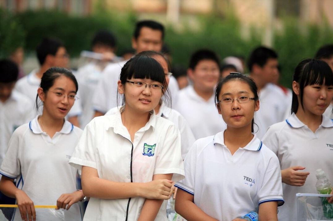 中小学生身高标准表你达标了吗,初中生的身高标准是多少