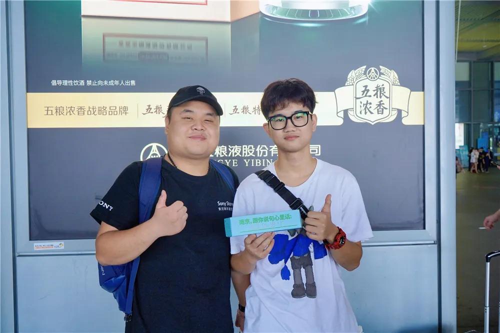 这个国庆节，上汽大众ID.家族用志愿红表达心中热爱