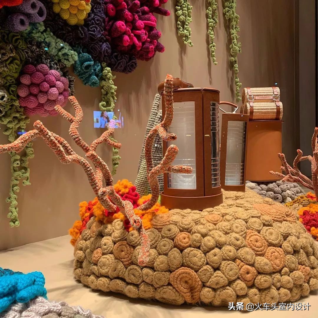 爱马仕2023橱窗设计最新款,爱马仕2022橱窗设计效果图