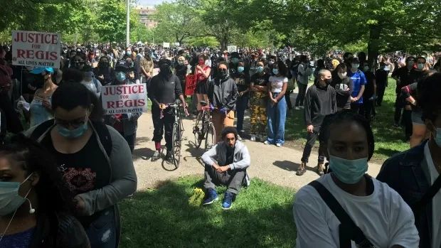 美著名富人区遭冲击，*威示**者首进白宫，*美亲**者英加也开始遭遇波及