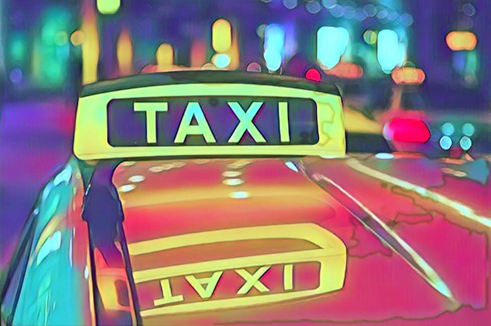 出租车将共享电动车拉出城,出租车司机破坏共享电动车