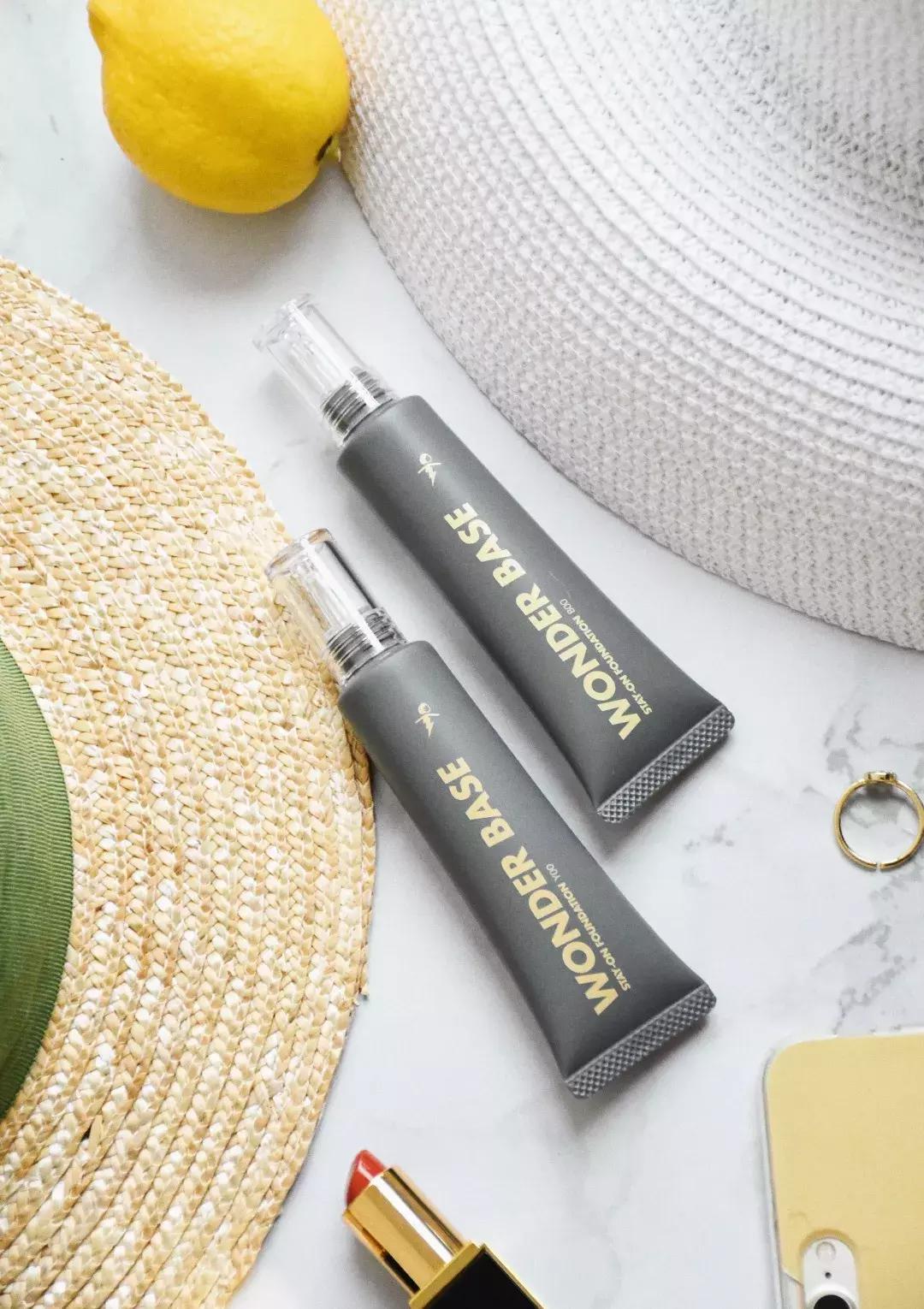 12小时不脱妆保湿提亮遮瑕,春夏妆容持久不脱妆的秘密