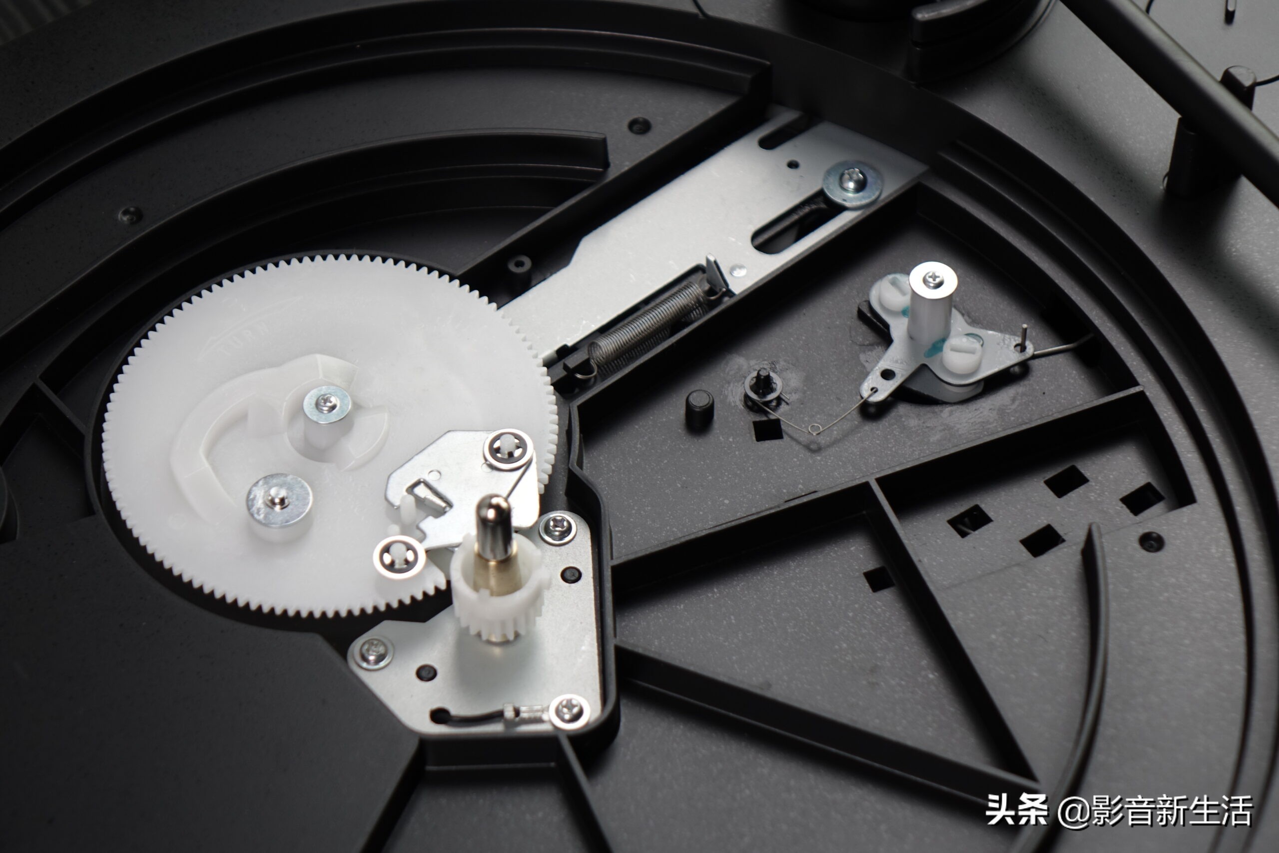 “摆脱繁琐的连接”SonyPS-LX310BT黑胶唱片机