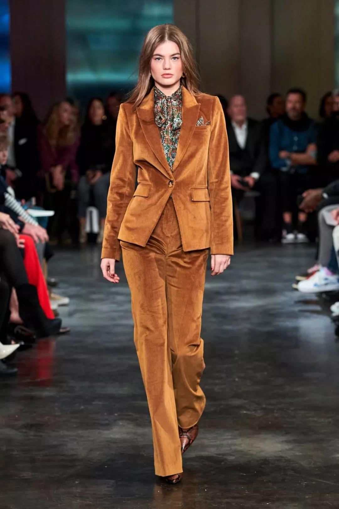 等疫情过后穿上漂亮的衣服,等疫情过后去赏花