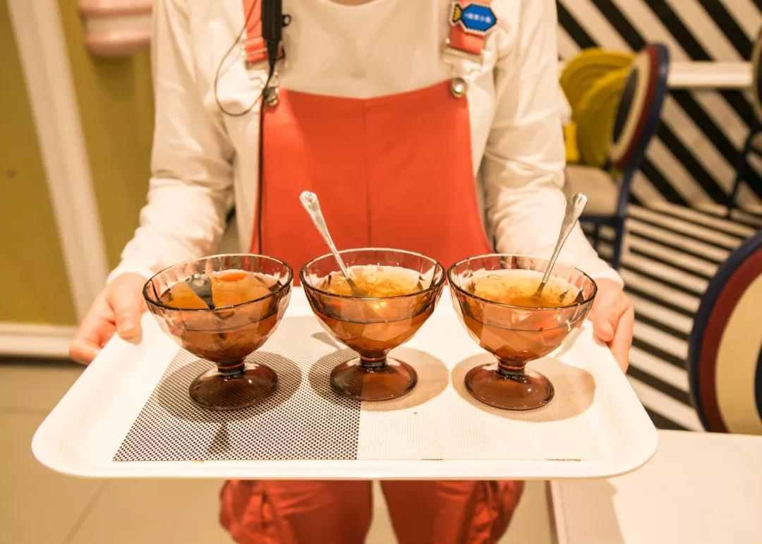 在“卡通乐园”吃“瘦瘦鱼”，一份大过脸盆，居然不到50元