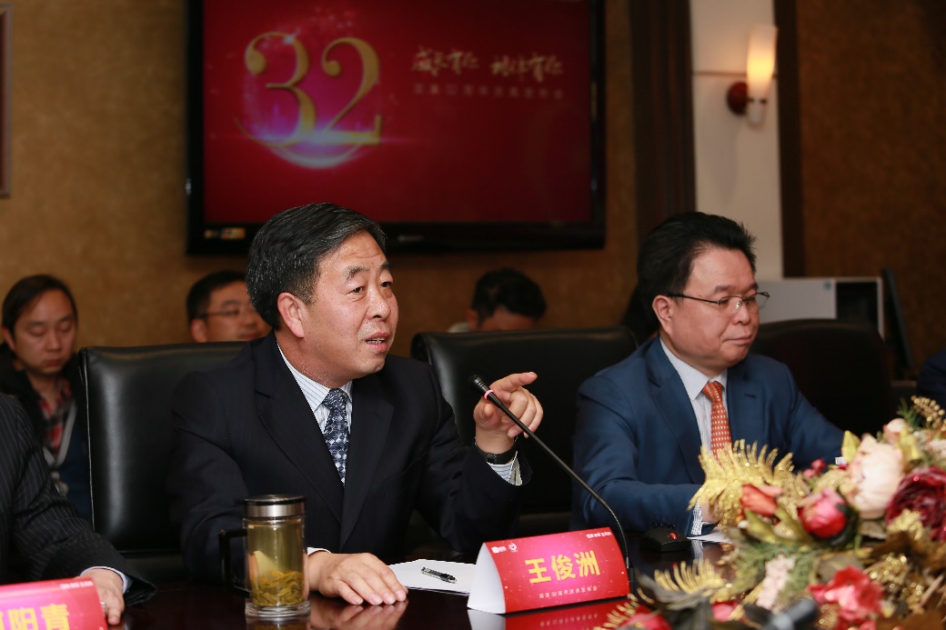 好货低价、满千返百、万人拼价、换新补贴——国美32周年实力庆生