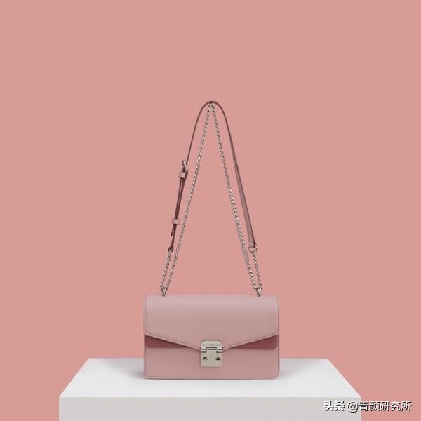 轻奢小众包包种草好看高级不撞款,10款时尚圈最受宠的轻奢包包
