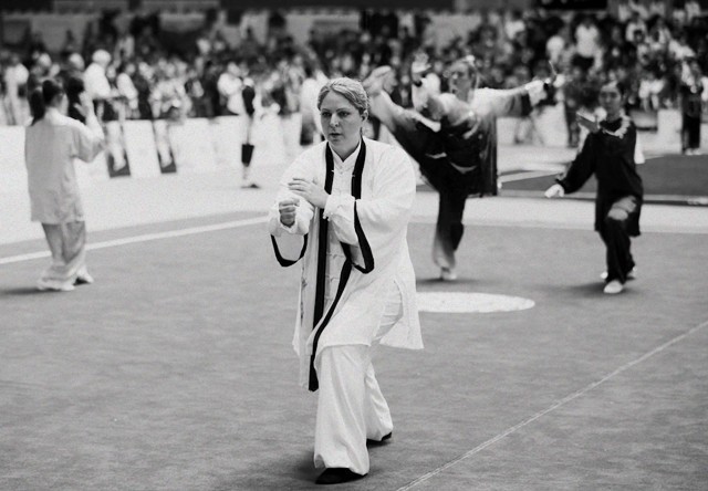 中国武术现身柏林奥运，打翻200斤芬兰选手，希特勒亲手赠送礼物