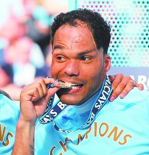 足球颜王超燃混剪,颜王踢球