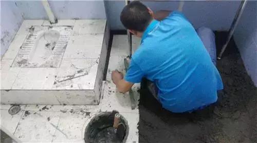 老师傅教你小户型卫生间装修妙招,老装修防水补漏