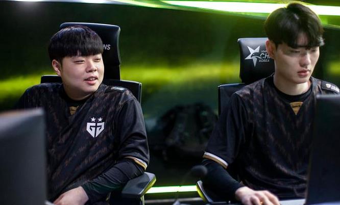 LCK：GEN3-0横扫T1解锁联赛三连冠,lckt1击败geng夺冠决胜局