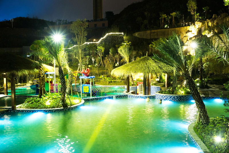 梵净山红云金顶往下看,贵州铜仁梵净山老金顶