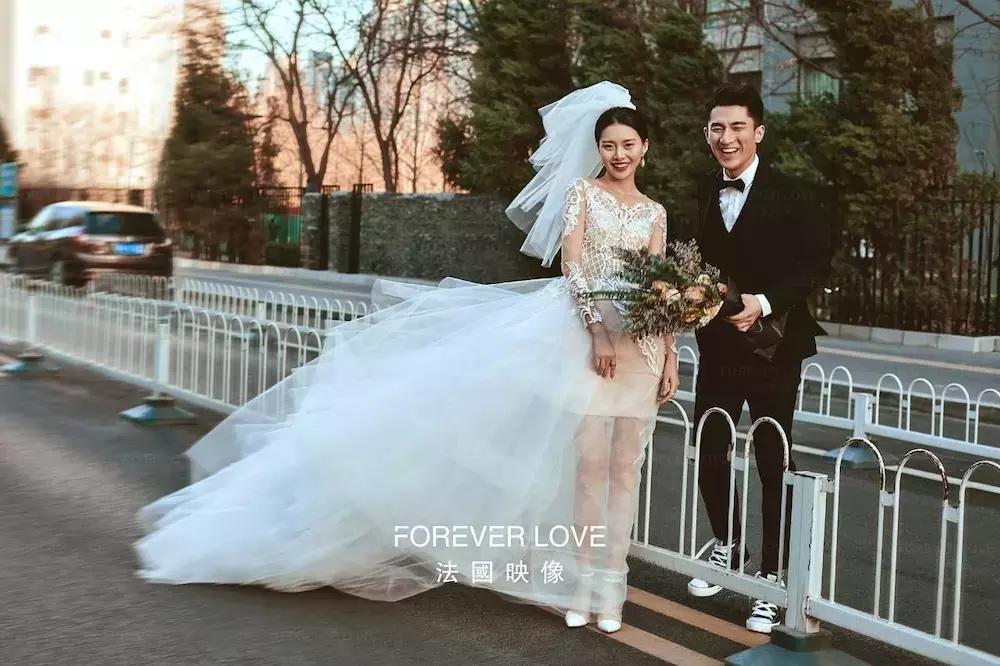 街拍婚纱照怎么拍才好看,韩式街拍婚纱照怎么拍才好看